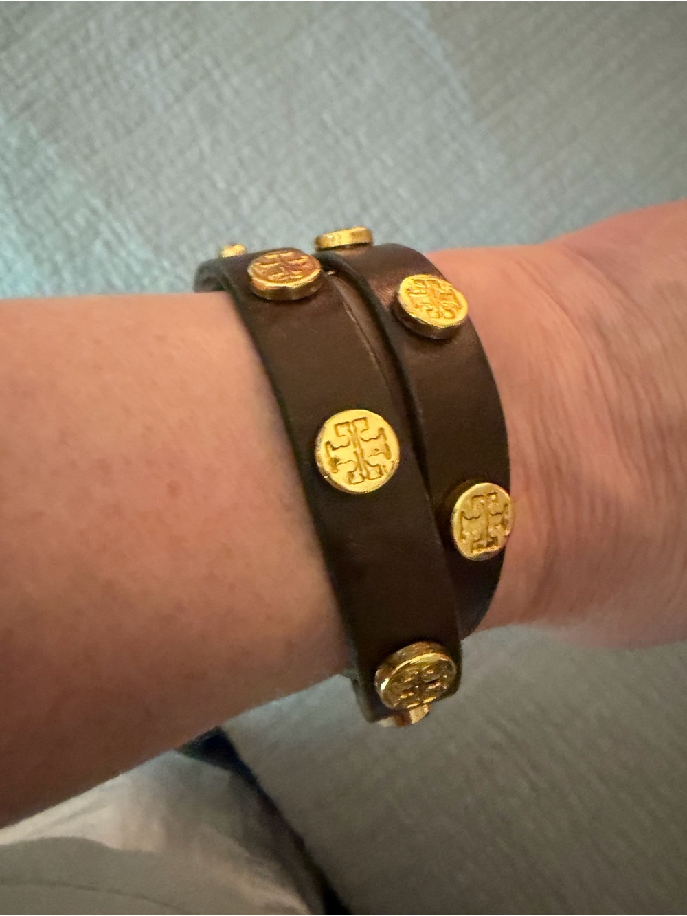 Tory Burch Brown Leather Double Wrap Bracelet with Gold Studs - Picture 7 of 7